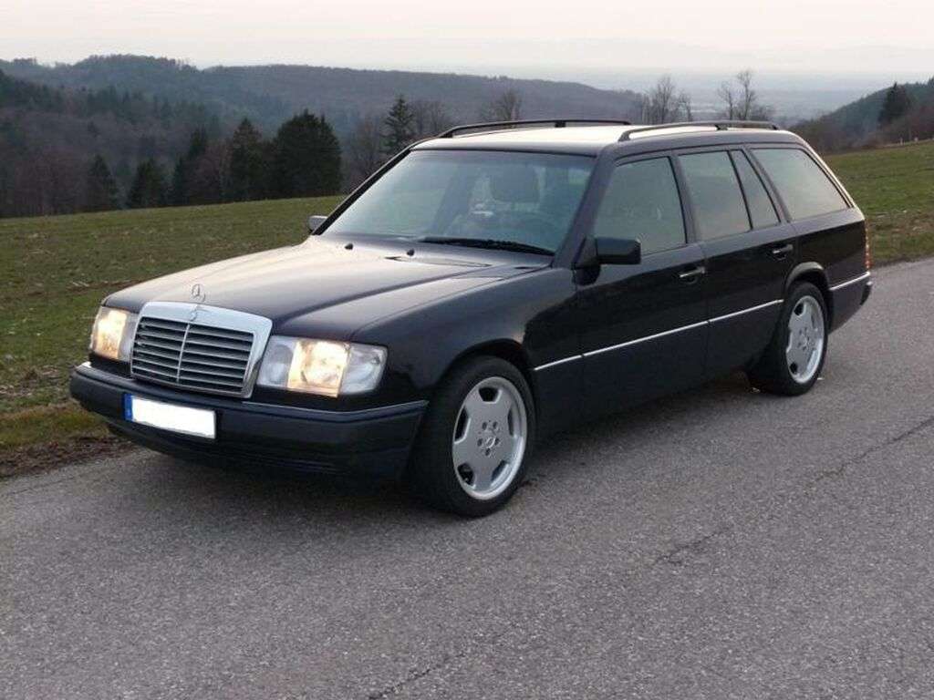 Bagasjeromsmatte til Mercedes E-Klasse W124/S124/C124 1985 - 1996