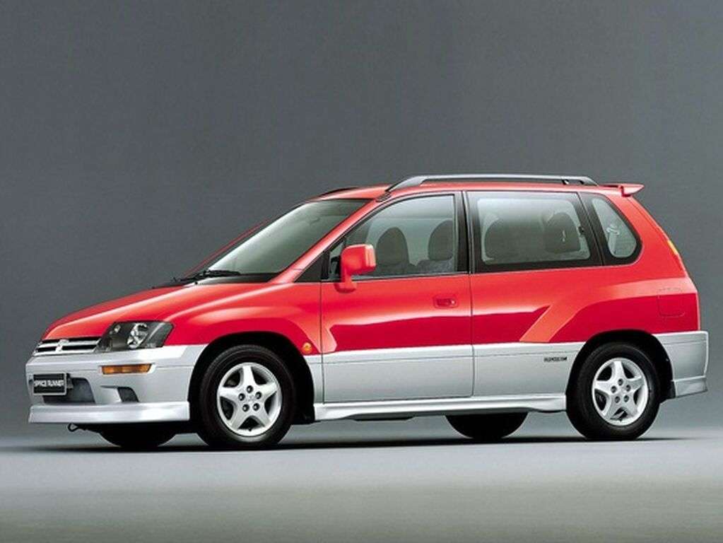 Bilmatter til Mitsubishi Space Runner 1999 - 2002