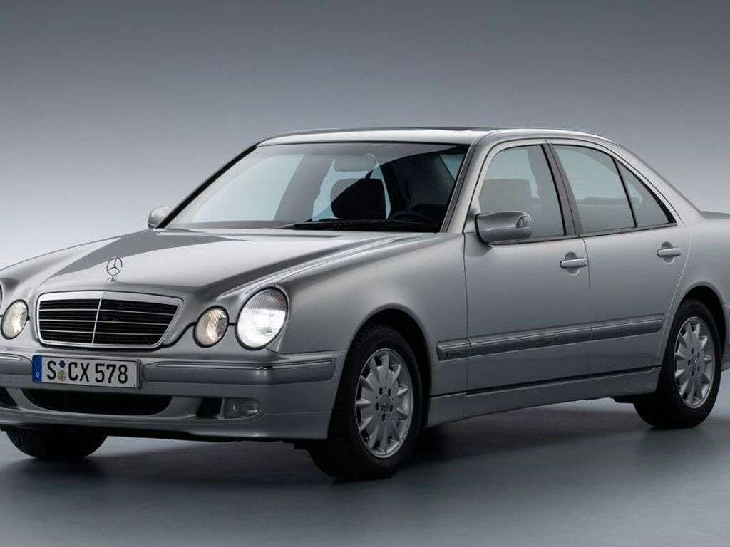 Bagasjeromsmatte til Mercedes E-Klasse W210/S210 1995 - 2002