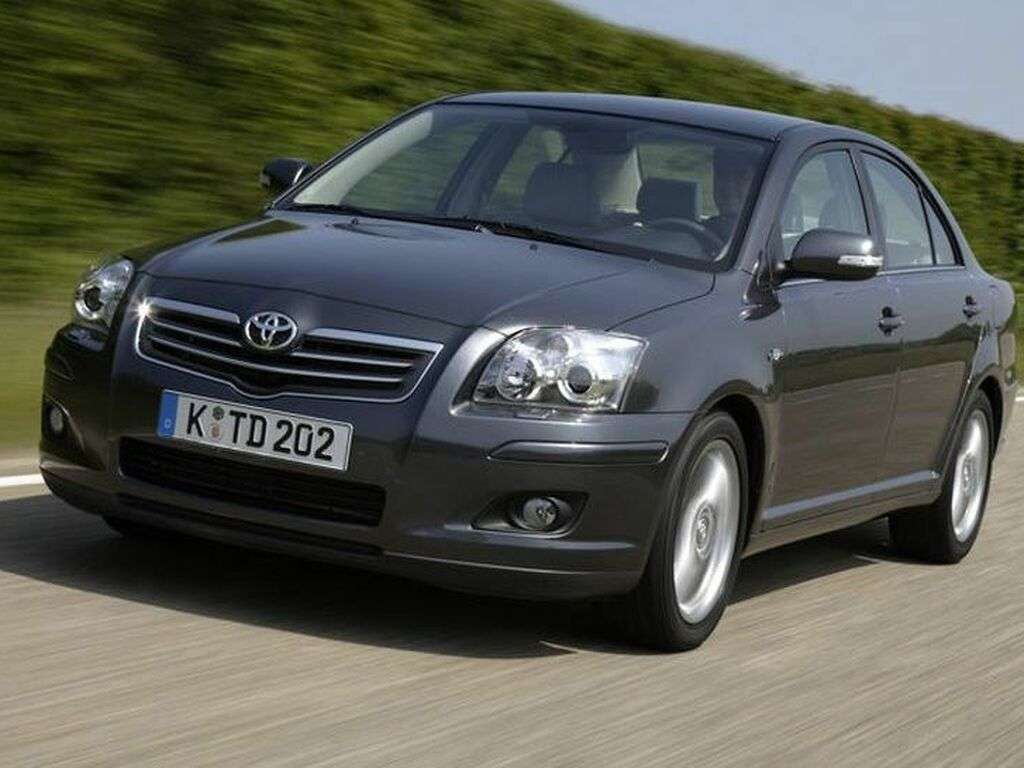 Bilmatter til Toyota Avensis 2003 - 2006