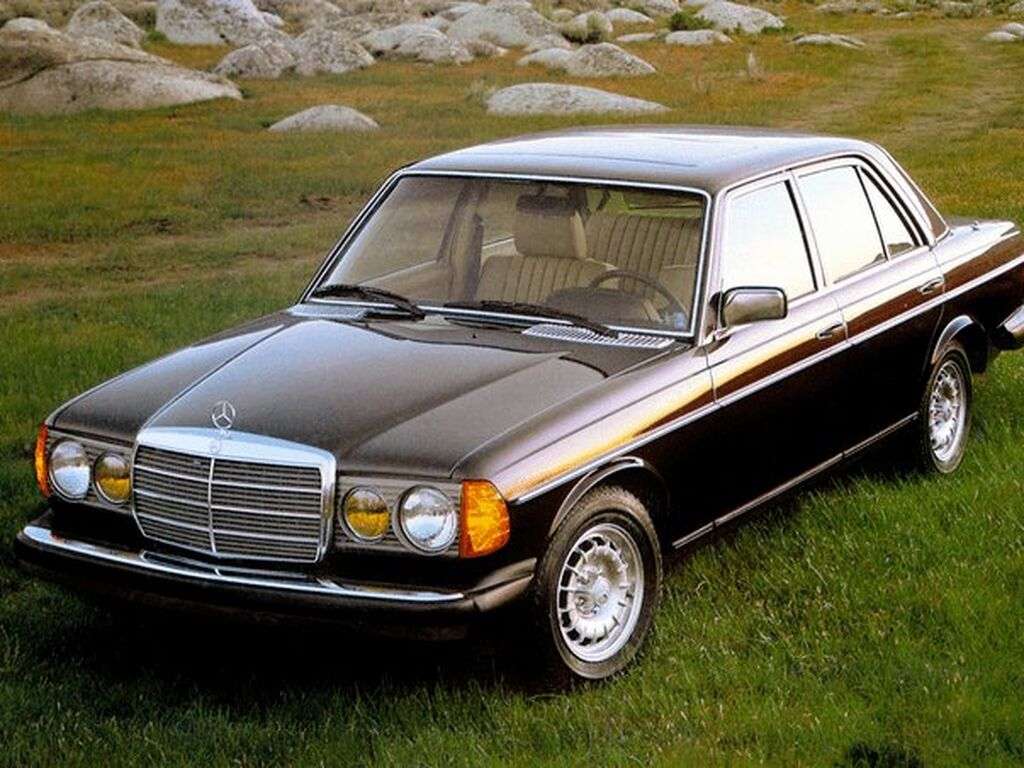 Bagasjeromsmatte til Mercedes W123 1975 - 1986